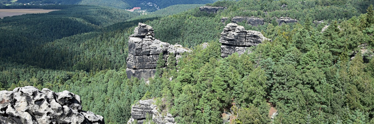 Aussicht vom Papststein auf die Sächsische Schweiz